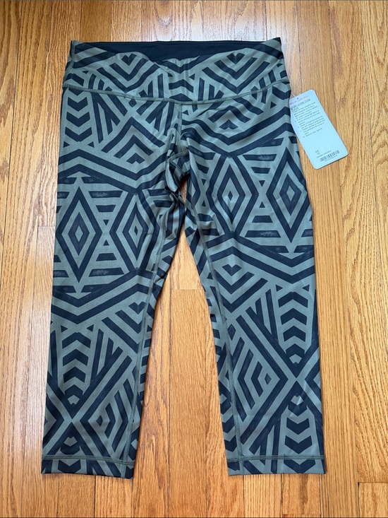 lululemon athletica Pants - lululemon athletica Wunder Under Geometric Cropped Leggings - Black & Olive